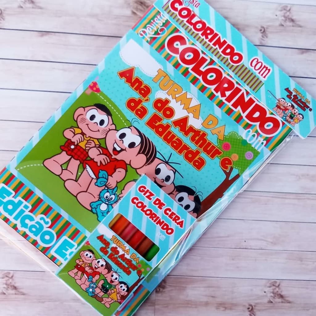 Kit de revista + livro de colorir para lembrancinha de festa de aniversário com apenas livro ou livro e caixa de giz contendo 5 mini giz de cera e livro com 10 desenhos personalizados no tema Turma da Mônica