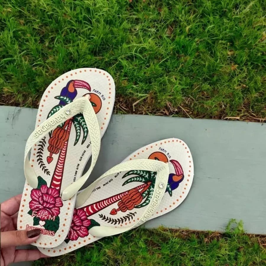 Chinelo de Verão Feminino com Estampa Floral – Estilo Brasileiro Moderno