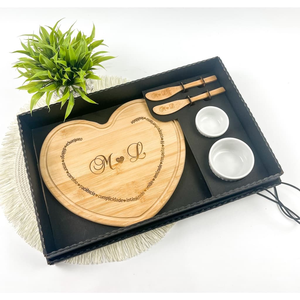 13 Kits Convite Padrinhos Casamento - Kit Para Petisco Com Tábua Em Formato Coração 5 Pçs Personalizado