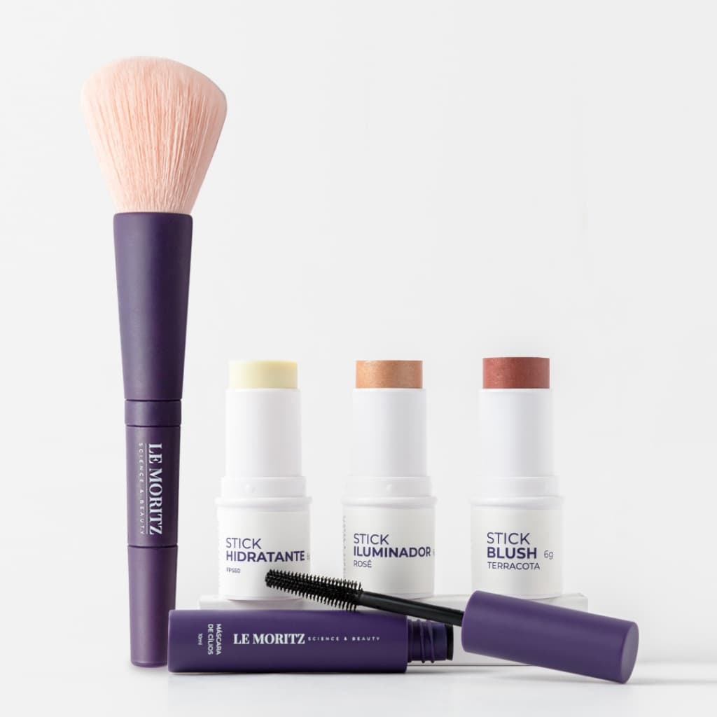 Kit com Brinde para Pele e Olhos em Bastão Blush, Iluminador e Hidratante com FPS50 Brinde Pincel